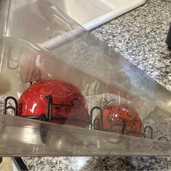 Ladybug Salt & Pepper Shakers From Hobby Lobby 2011 Outdoor Collection - Picture 10 of 15